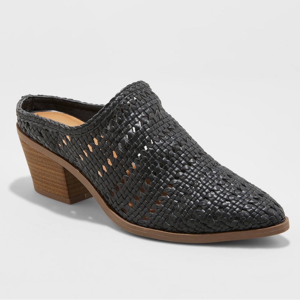 EUC Universal Threads Kallie Woven Heal Mules